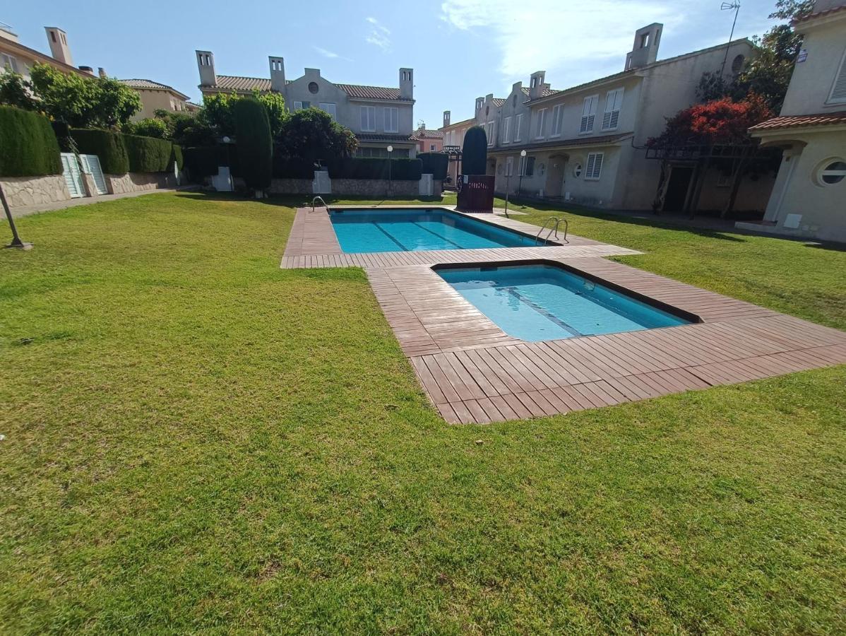 Cambrils Adosado Con Piscina 4 Habitaciones, 8 Huespedes Dış mekan fotoğraf